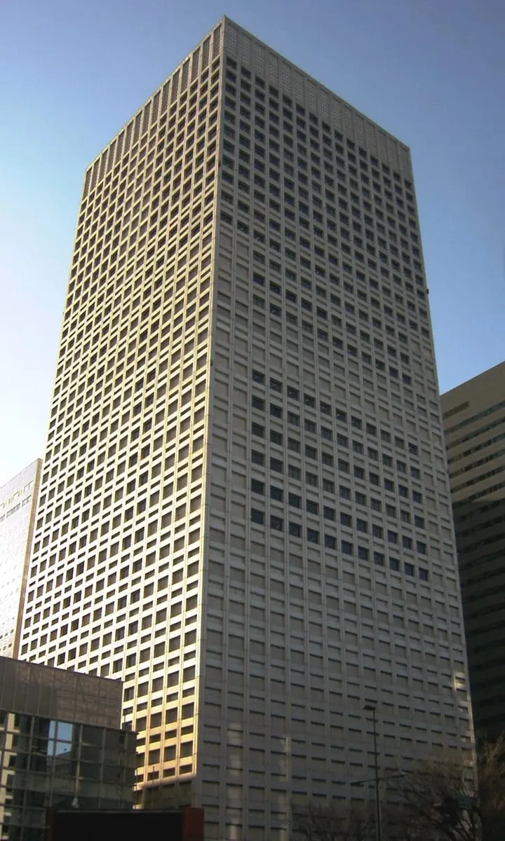 The KDDI Building in Nishi-Shinjuku, Tokyo, photographed in 2007