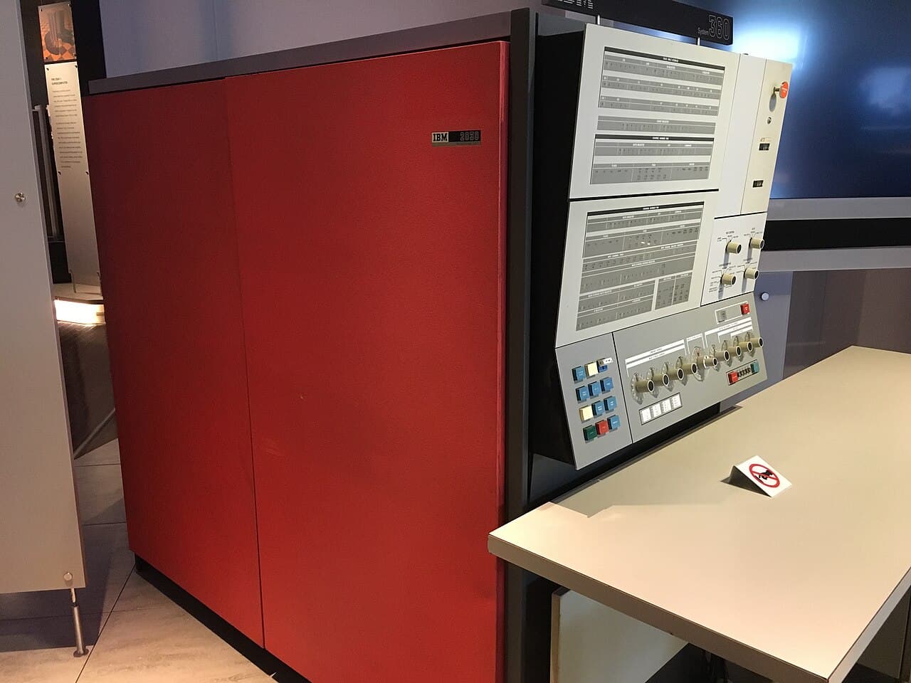 An IBM System/360 Model 30 on display at the Computer History Museum