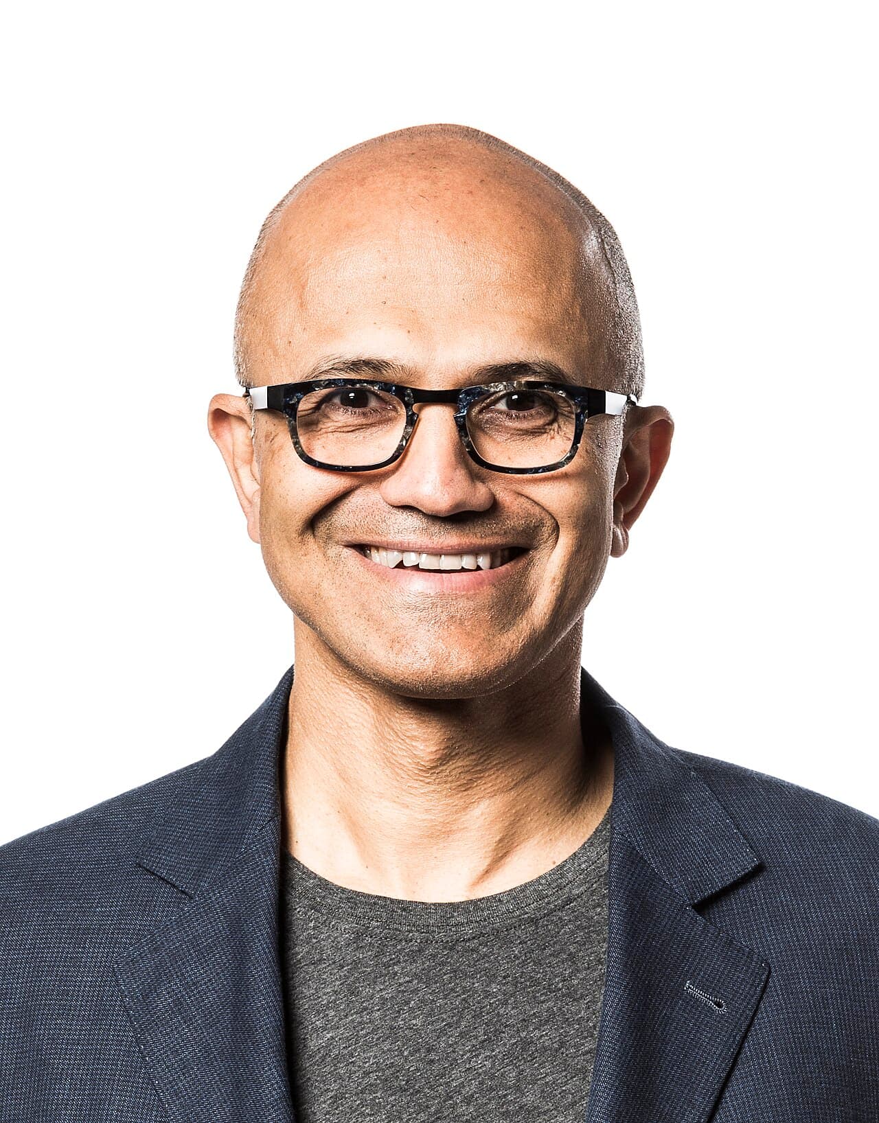 Microsoft CEO Satya Nadella の2017年公式写真